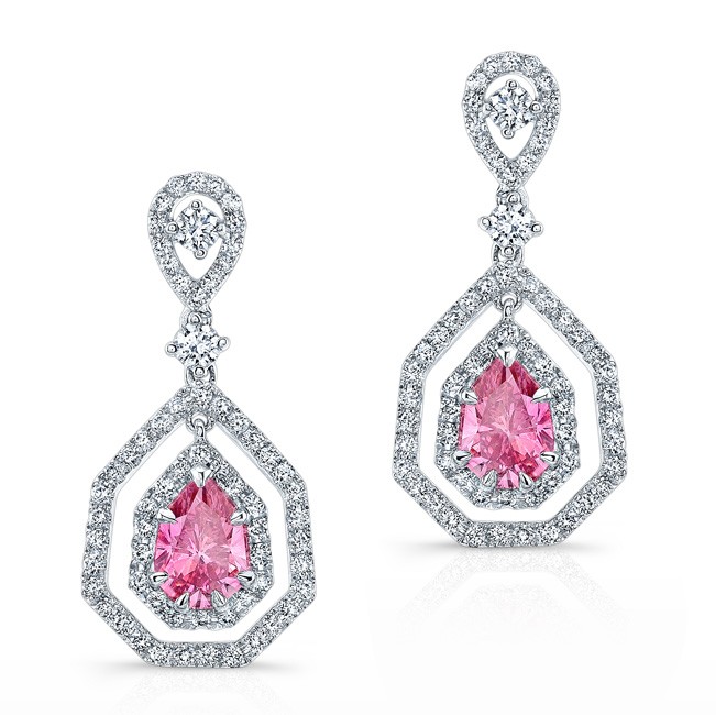 Pairing Your Cayman Islands Jewelry with Elegant Style: A Guide for Engagement Ring Design Language